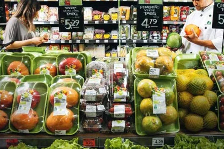 
	Supermercado: INPC mede a varia&ccedil;&atilde;o dos pre&ccedil;os para as fam&iacute;lias com renda de um a cinco sal&aacute;rios m&iacute;nimos e chefiadas por assalariados
 (Lia Lubambo/EXAME.com)