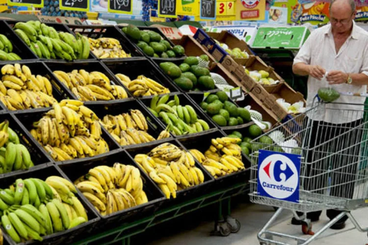
	Carrefour em S&atilde;o Paulo: companhia atribuiu a queda &agrave;s moedas mais fracas na Am&eacute;rica Latina
 (Paulo Fridman/Bloomberg)