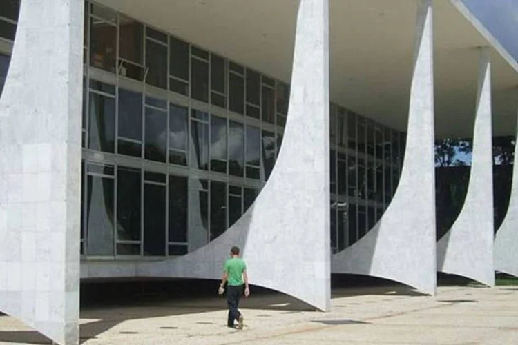 Segundo levantamento, 140 advogados do município ganharam mais que ministros do Supremo Tribunal Federal (STF) em junho. (Wikimedia Commons)