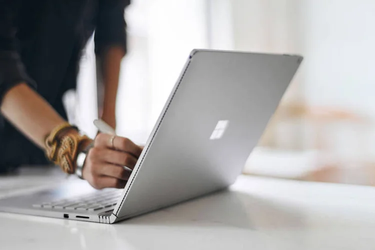 Surface Book: gadget é o primeiro desenvolvido pela Microsoft (Divulgação/Microsoft)