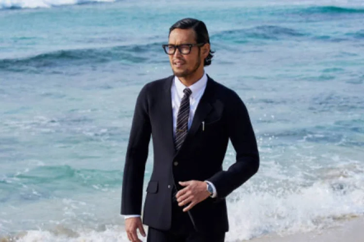 
	Terno para surfar: projeto foi batizado de True Wetsuits &ndash; um trocadilho com a palavra suits (terno), em ingl&ecirc;s
 (Reprodução)