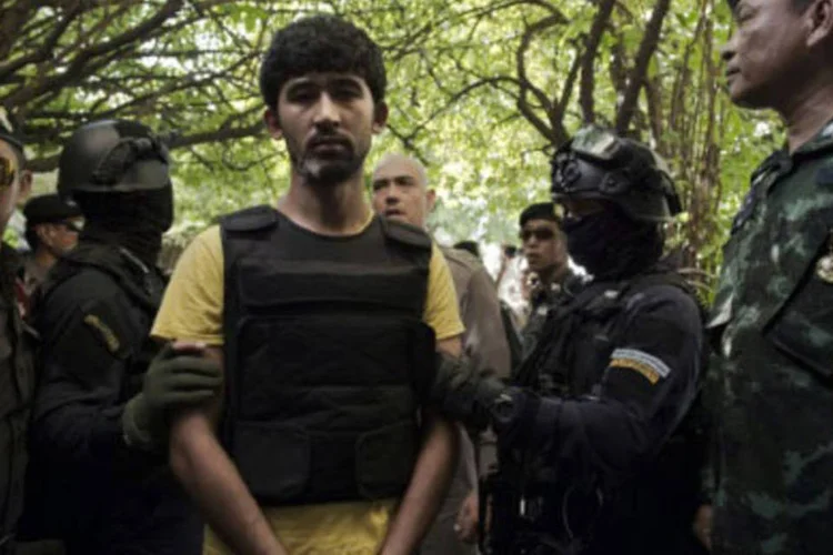 
	Suspeito que entregou bombas do atentado em Bangcoc: &quot;A mochila era pesada. A bomba pesava de tr&ecirc;s a cinco quilos. Ele sabia que transportava uma bomba&quot;, falou
 (AFP / Nicolas Asfouri)