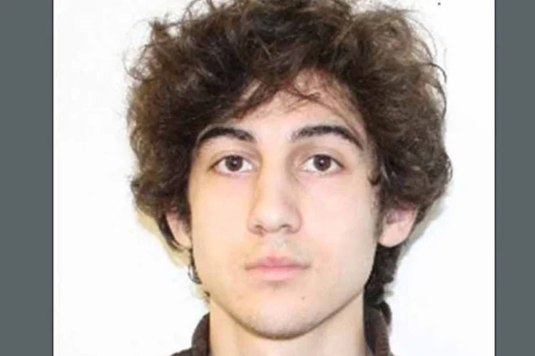 
	FBI divulga foto do suspeito 2 de ataque: &nbsp;Dzhokhar A. Tsarnaev est&aacute; sendo procurado em uma ca&ccedil;ada deflagrada em Watertown, arredores de Boston
 (FBI)