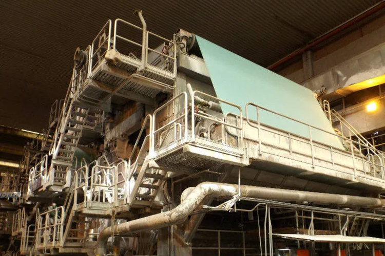 
	F&aacute;brica da Suzano: empresa reverteu o preju&iacute;zo do primeiro trimestre de 2015 com lucro de mais de R$ 1 bilh&atilde;o este ano.
 (Luísa Melo/EXAME.com)