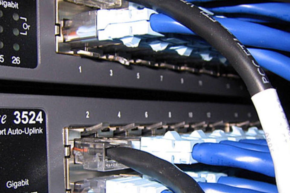 Telefônica amplia acesso à internet por fibra óptica