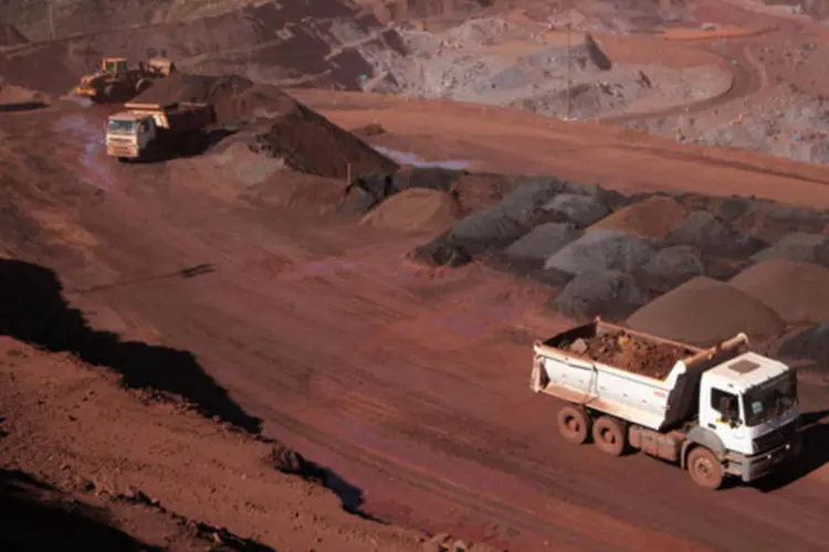 
	Caminh&atilde;o na mina de ferro Serra Azul da MMX, em Minas Gerais
 (Rich Press/Bloomberg)