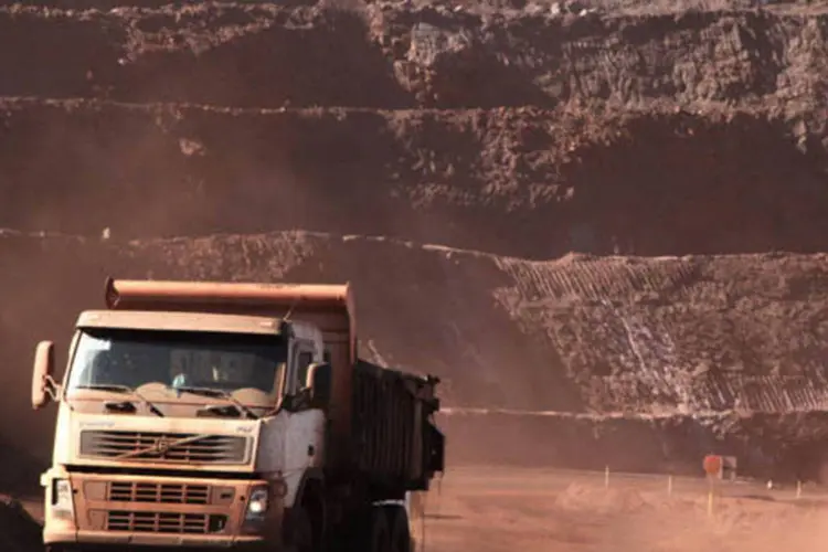 
	Caminh&atilde;o na mina de ferro Serra Azul da MMX, em Minas Gerais
 (Rich Press/Bloomberg)