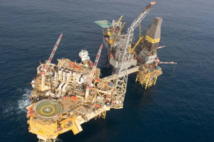 Plataforma de petróleo da Total no Mar do Norte: companhia é uma das 11 que pagou a taxa para a participação do leilão do campo de Libra (Total E&P UK via Bloomberg)