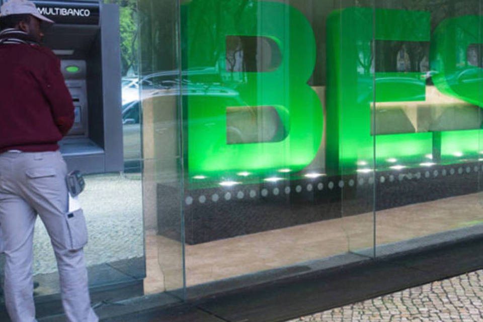 S&P rebaixa ratings do Banco Espírito Santo para B-