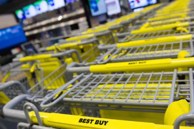 
	Loja da Best Buy em San Francisco: nove varejistas acompanhadas pela Thomson Reuters tiveram um crescimento de apenas 0,4% nas vendas
 (David Paul Morris/Bloomberg)