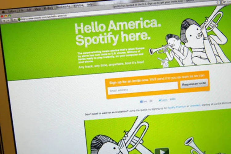 
	Computador mostrando a p&aacute;gina do servi&ccedil;o de m&uacute;sica online Spotify: uma listagem poderia avaliar a companhia em at&eacute; US$ 8 bilh&otilde;es
 (David Paul Morris/Bloomberg)