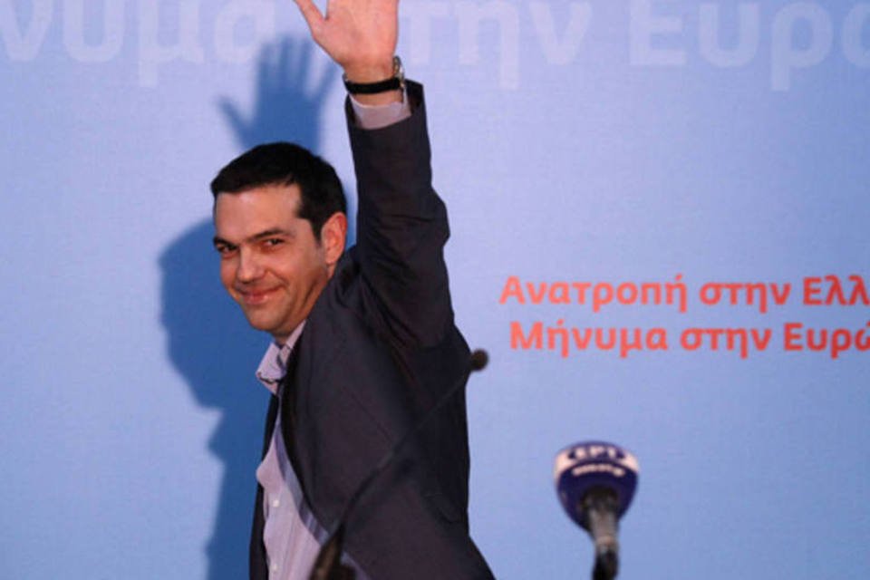 Esquerda lidera, mas conservadores ganham força na Grécia