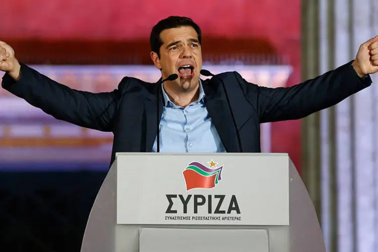 
	Alexis Tsipras: primeiro-ministro grego disse que vai buscar evitar antagonismos com a Uni&atilde;o Europeia e o Fundo Monet&aacute;rio Internacional
 (REUTERS/Marko Djurica)