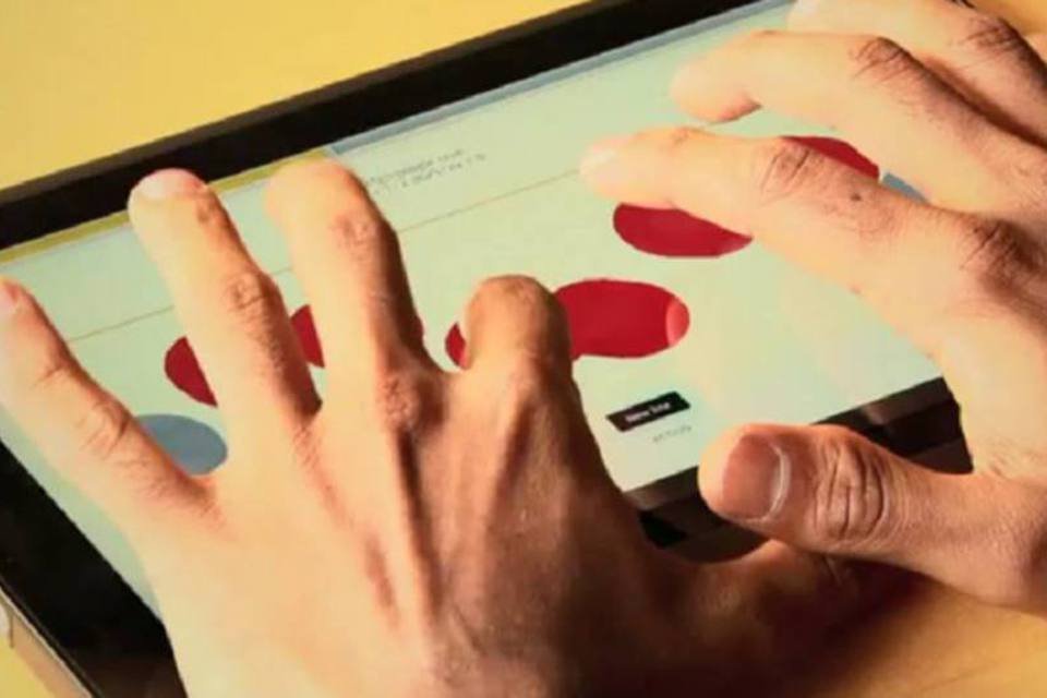 Aplicativo permite a cego escrever em tablet