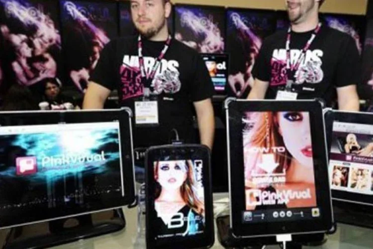 iPads e Samsung Galaxy com aplicativos pornô Pink Visual (Robyn Beck/AFP)