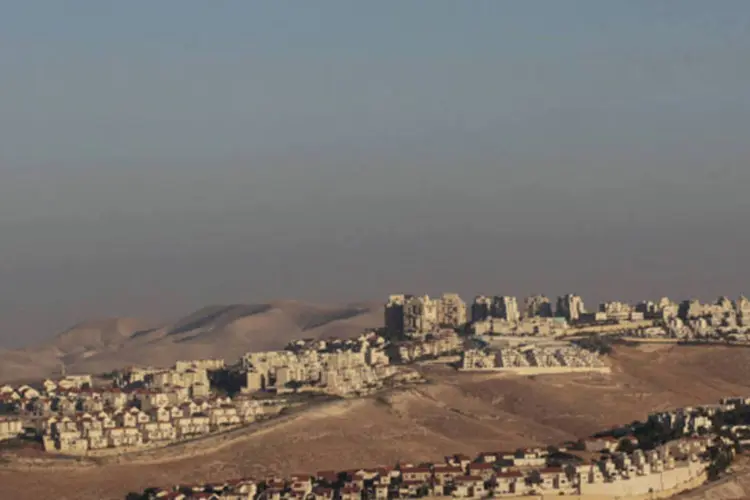
	Vista de assentamento: segundo estimativa do jornal israelense Haaretz, unidades habitacionais custar&atilde;o US$ 13 milh&otilde;es
 (Ammar Awad /Reuters)