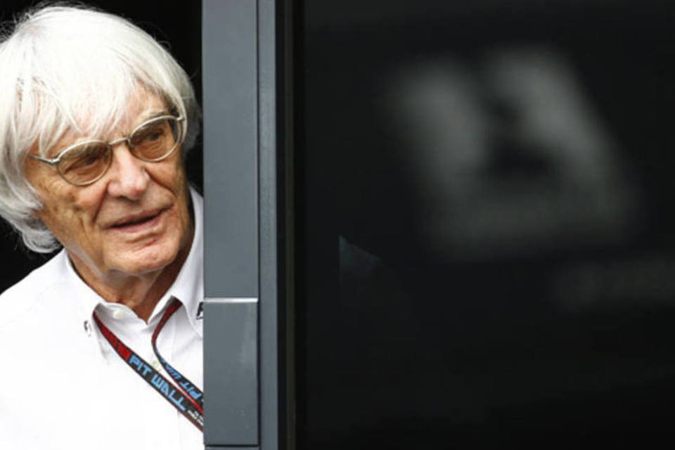 Promotoria formaliza acusação de suborno contra Ecclestone