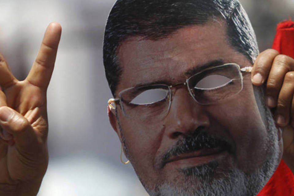 Morsi é acusado de atuar com Hamas para fugir da prisão