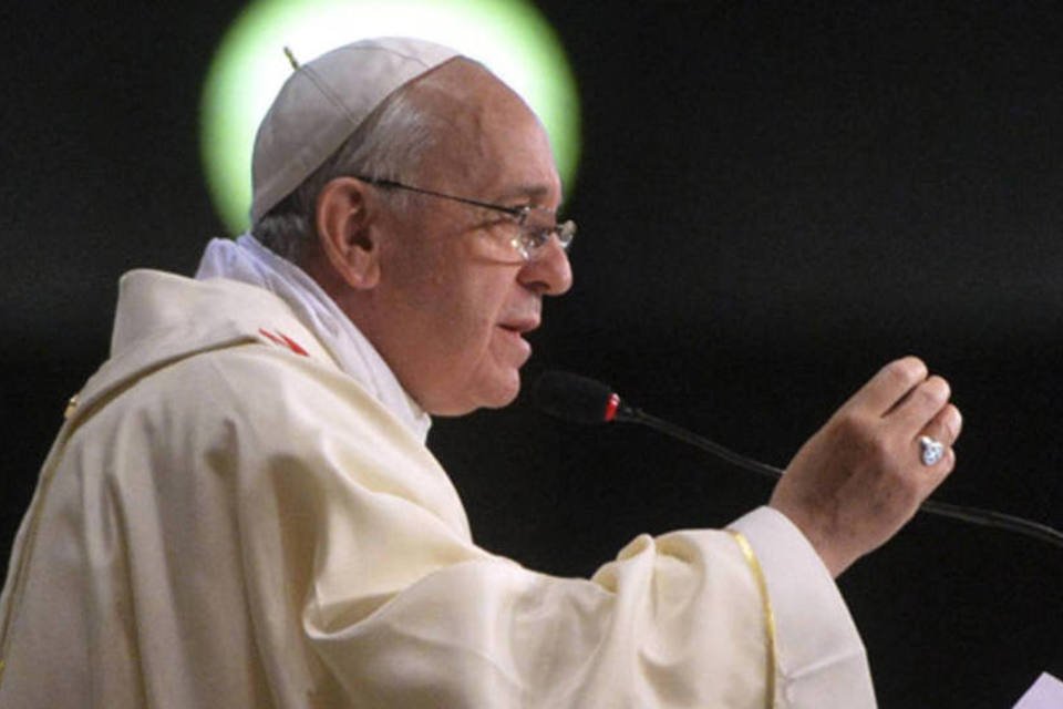 Papa diz que alegria supera cansaço após retorno para Roma