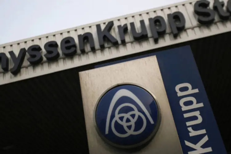 
	Logo do conglomerado industrial alem&atilde;o ThyssenKrupp: economia da China cresceu 6,9 por cento em 2015
 (Wolfgang Rattay/Reuters)