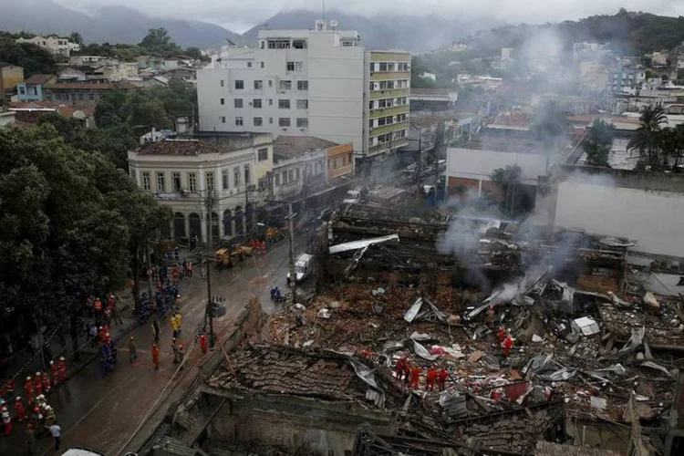 
	&Aacute;rea atingida por forte explos&atilde;o em S&atilde;o Cristov&atilde;o, no Rio de Janeiro: embora a possibilidade de haver outras v&iacute;timas j&aacute; tenha sido praticamente descartada, uma varredura est&aacute; sendo realizada no momento
 (REUTERS/Pilar Olivares)