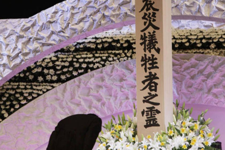 Premiê do Japão promete país mais forte após desastres