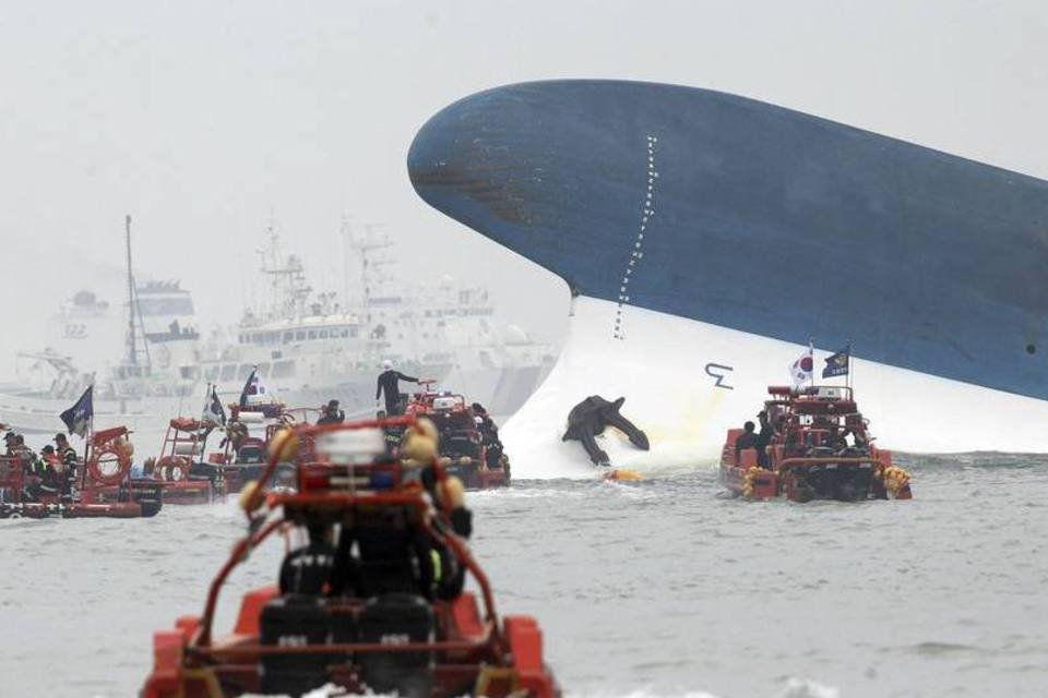 Naufrágio de balsa na Coreia do Sul completa um mês