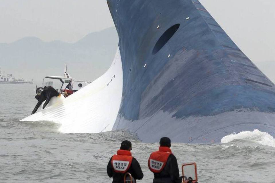 Naufrágio na Coreia do Sul deixa cerca de 290 desaparecidos