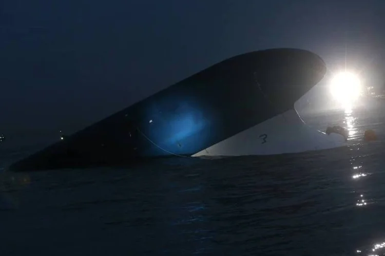 
	Sewol afunda: sindicatos acusam presidente de manipular not&iacute;cias sobre o naufr&aacute;gio
 (KIM HONG-JI/Reuters)