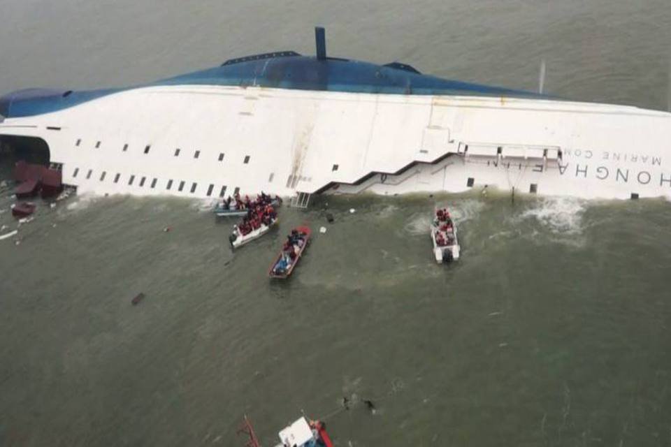 
	Sewol afunda na Coreia do Sul: vinte e dois dos 29 membros da tripula&ccedil;&atilde;o do navio sobreviveram. Nove deles foram presos ou detidos por causa da investiga&ccedil;&atilde;o
 (KIM HONG-JI/Reuters)