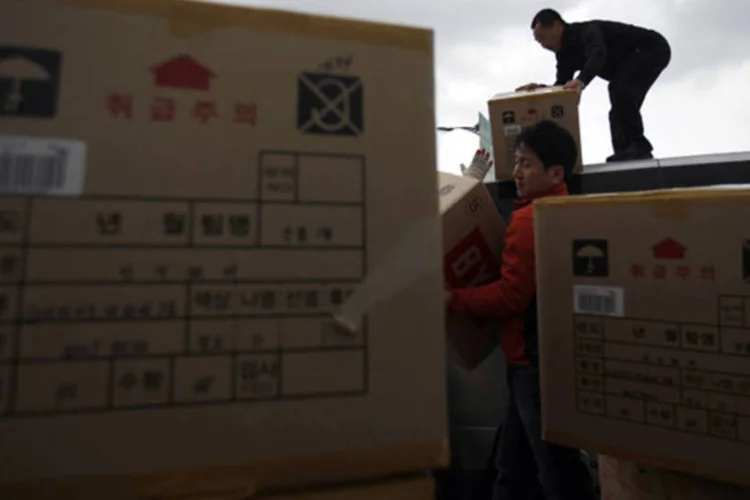 Trabalhadores sul-coreanos no complexo industrial de Kaesong, dentro da Coreia do Norte (Kim Hong-Ji/Reuters)