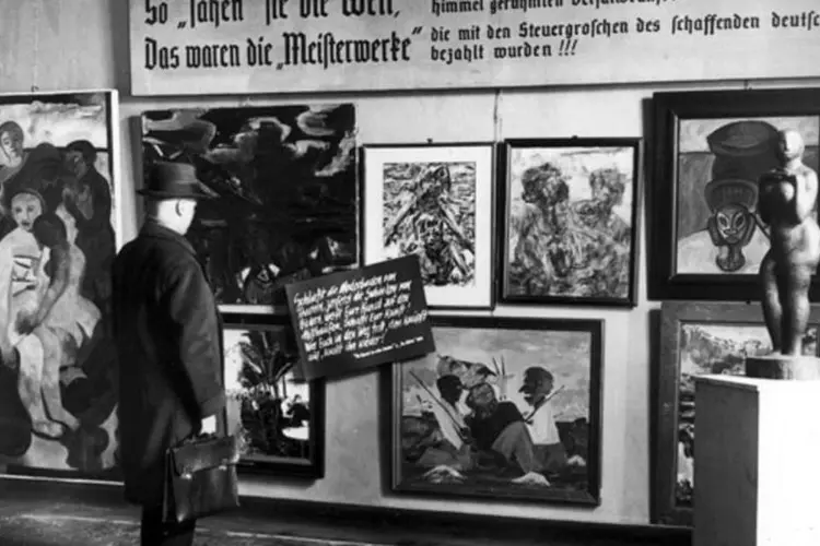 
	Exposi&ccedil;&atilde;o de curadoria nazista: &oacute;rg&atilde;o governamental que lida com obras de arte extraviadas disse no site que cerca de 970 obras do acervo foram supostamente confiscadas, roubadas ou saqueadas
 (.)
