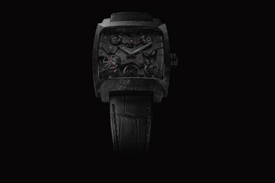 TAG Heuer apresenta relógio Monaco com caixa de carbono