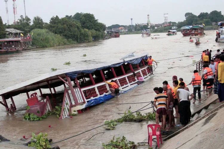 
	Naufr&aacute;gio: o barco tinha capacidade para transportar 50 pessoas
 (Dailynews/via Reuters)