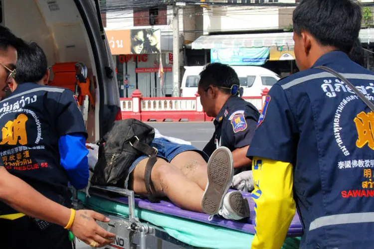 
	Explos&otilde;es: a popular est&acirc;ncia balne&aacute;ria de Hua Hin, que fica cerca de 200 quil&ocirc;metros ao sul de Bangcoc, foi a mais atingida
 (Thailand.Dailynews/Reuters)