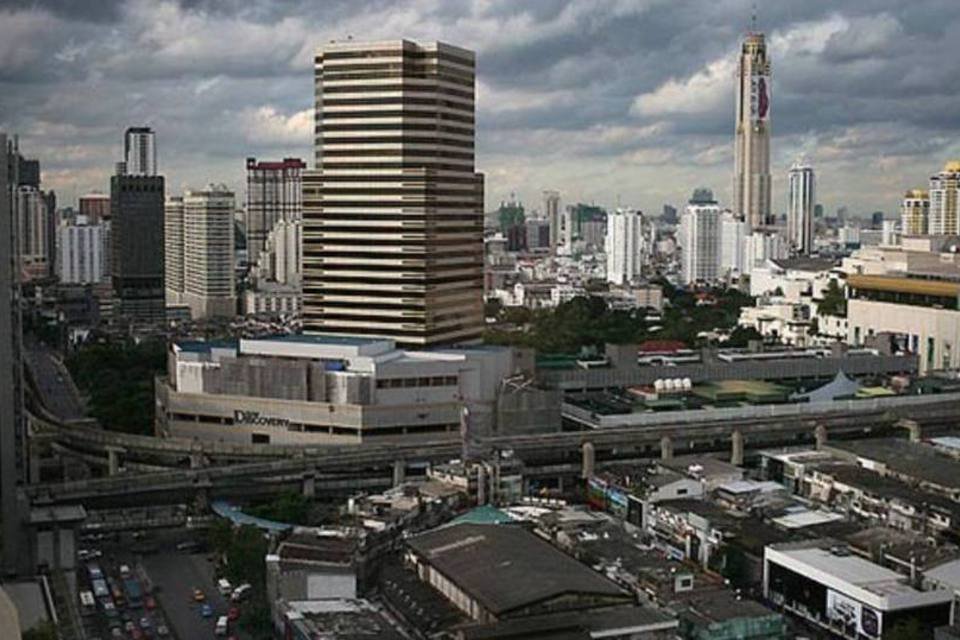 Queda de hospital em construção mata ao menos 10 pessoas