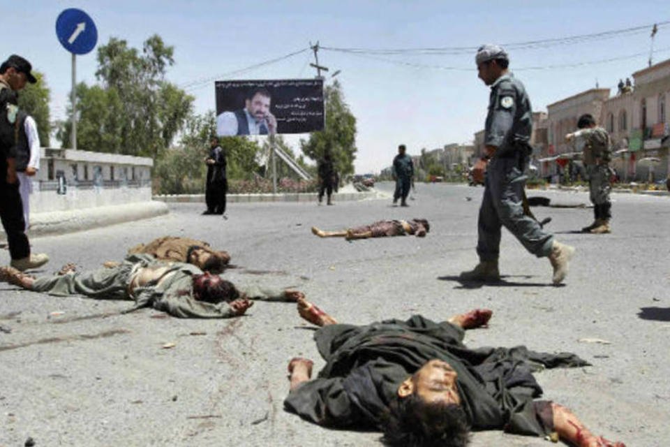Governo afegão iniciará negociações de paz com talibãs