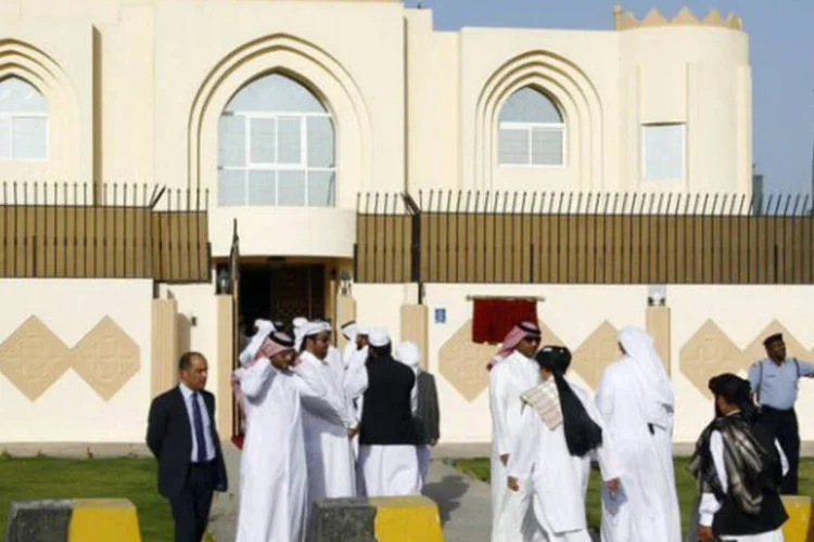 
	Escrit&oacute;rio pol&iacute;tico dos talebans em Doha: ao anunciar nome do novo l&iacute;der do grupo, o presidente do conselho Shura descartou possibilidade de o Taleban entrar em negocia&ccedil;&otilde;es com governo
 (AFP/ Faisal al-Timimi)