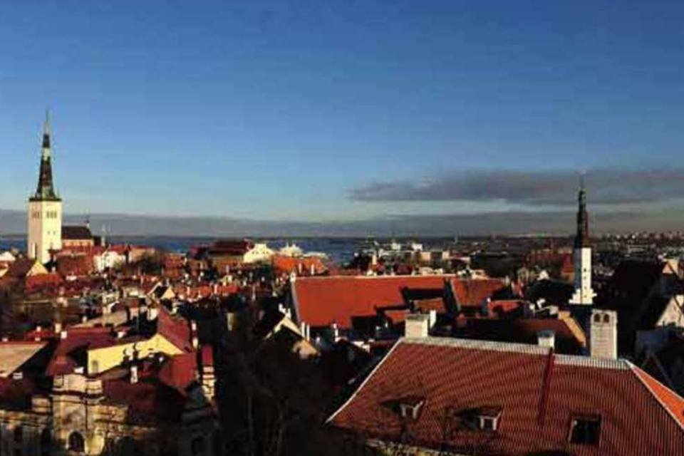 
	Vista geral de Tallin, capital da Est&ocirc;nia: fim da venda de bilhetes subtrair&aacute;&nbsp;12,4 milh&otilde;es de euros dos cofres da prefeitura
 (Jamie McDonald/Getty Images)
