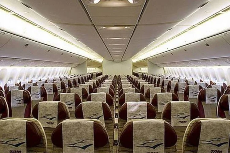 Avião da TAM:  taxa de ocupação da companhia cresceu 10,5 pontos percentuais em abril (Divulgação)