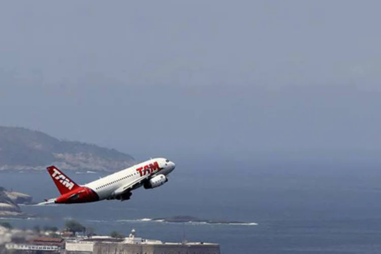 
	Aeroporto do Gele&atilde;o: proposta inicial do governo era de 35 milh&otilde;es (Gale&atilde;o) e 20 milh&otilde;es (Confins), mas ontem, 2 o TCU recomendou que a exig&ecirc;ncia fosse reduzida
 (REUTERS/Sergio Moraes)