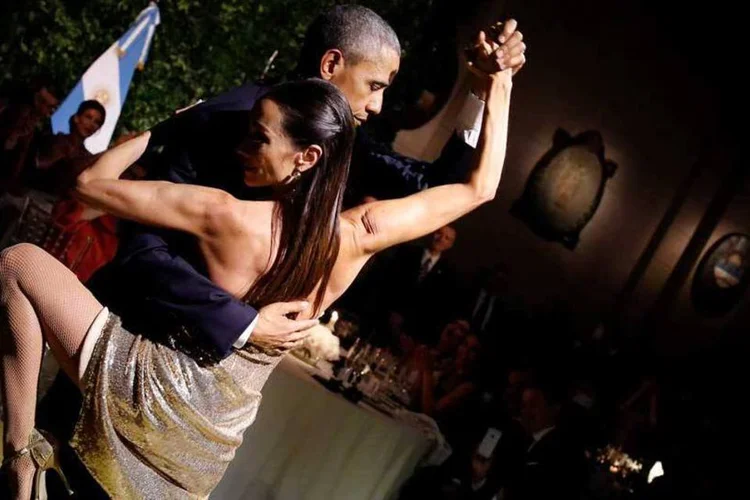 
	Barack Obama dan&ccedil;a Tango na Argentina: jantar foi realizado no Sal&atilde;o dos Escudos do Centro Cultural Kirchner
 (REUTERS/Carlos Barria)