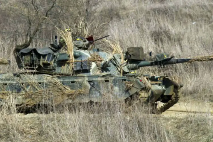 Tanque sul-coreano participa de exercício militar na cidade de fronteira de Paju (AFP / Jung Yeon-Je)