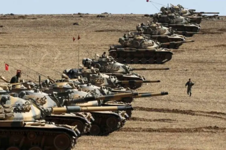 Tanques turcos: na última década, o governo turco fez várias incursões terrestres no norte do Iraque (Umit Bektas / Reuters)