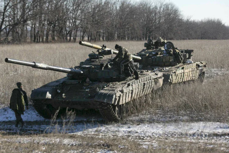 
	Tanques de separatistas na Ucr&acirc;nia: ve&iacute;culos teriam se dirigido para Novoazovsk, localidade sob controle dos rebeldes
 (Baz Ratner/Reuters)