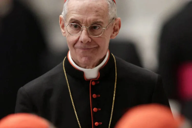 O cardeal Jean-Louis Tauran: a expectativa é que a fumaça branca, se eleito o papa, ou escura, na ausência de consenso, seja vista na chaminé da Capela Sistina no final da tarde ou início da noite. (REUTERS/Max Rossi)
