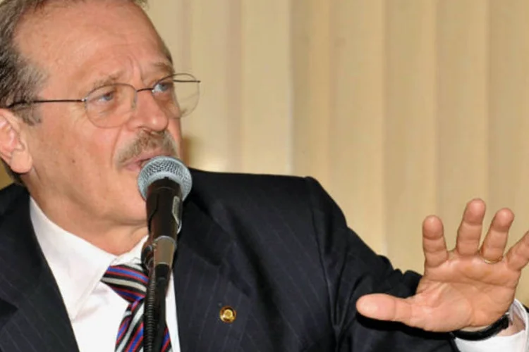 Tarso Genro: "Eu tenho sim uma visão que nós temos outros candidatos se o Lula não apontar o (Jaques) Wagner (também cotado para disputar o Planalto pelo PT neste ano)" (Arquivo/ABr/Agência Brasil)