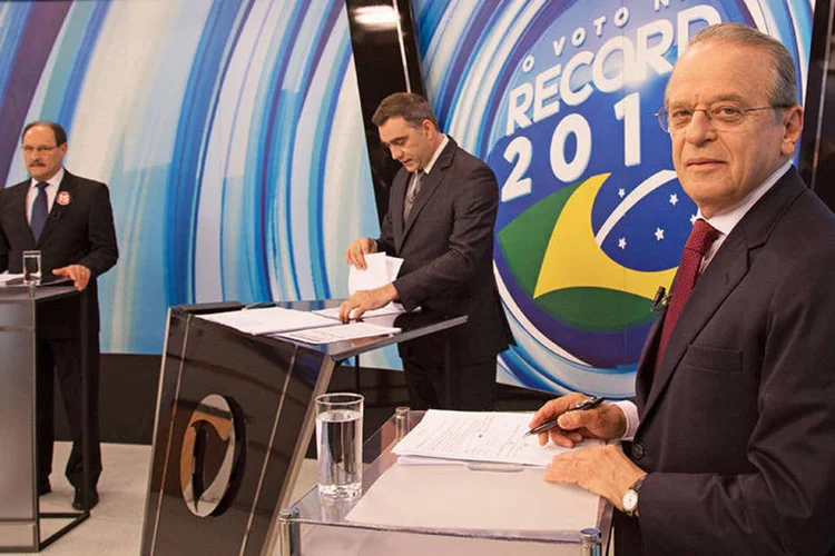 José Ivo Sartori e Tarso Genro durante debate promovido pela TV Record com os candidatos ao governo do Rio Grande do Sul (Caco Argemi/UPPRS)