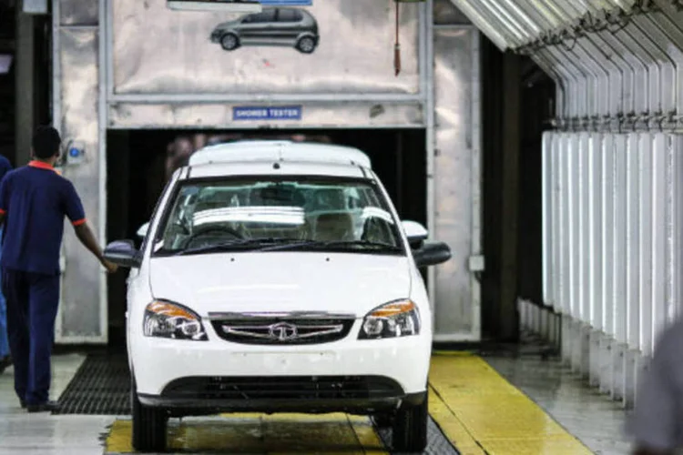 
	Tata Motors: as vendas l&iacute;quidas subiram 8,3 por cento, para 467,51 bilh&otilde;es de r&uacute;pias
 (Dhiraj Singh/Bloomberg)