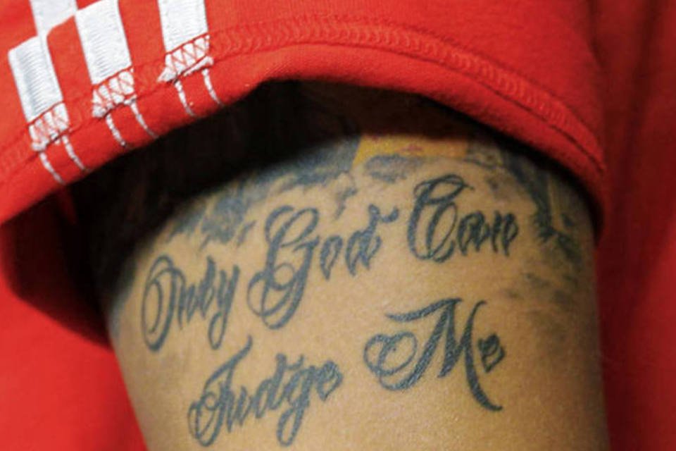 "Só Deus pode me julgar", diz tatuagem de jogador alemão